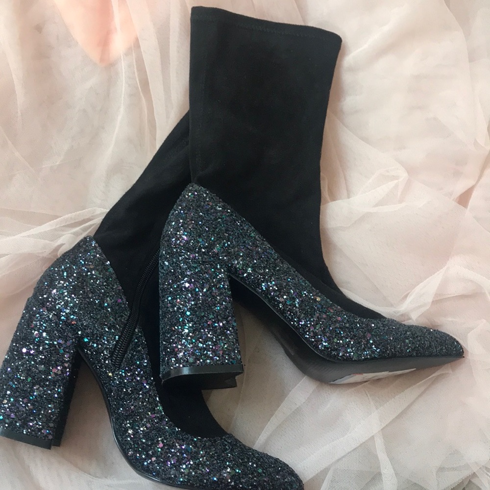 Shelly’s London glitter and suede booties✨